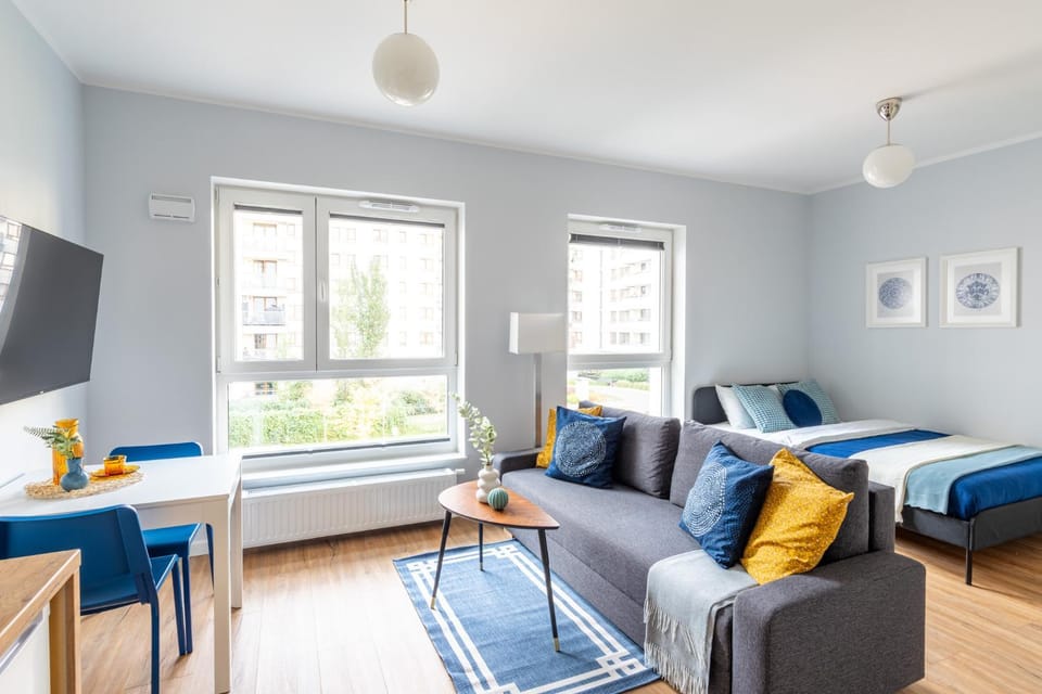 Bed, TV and multimedia, Living room, Photo of the whole room, Seating area