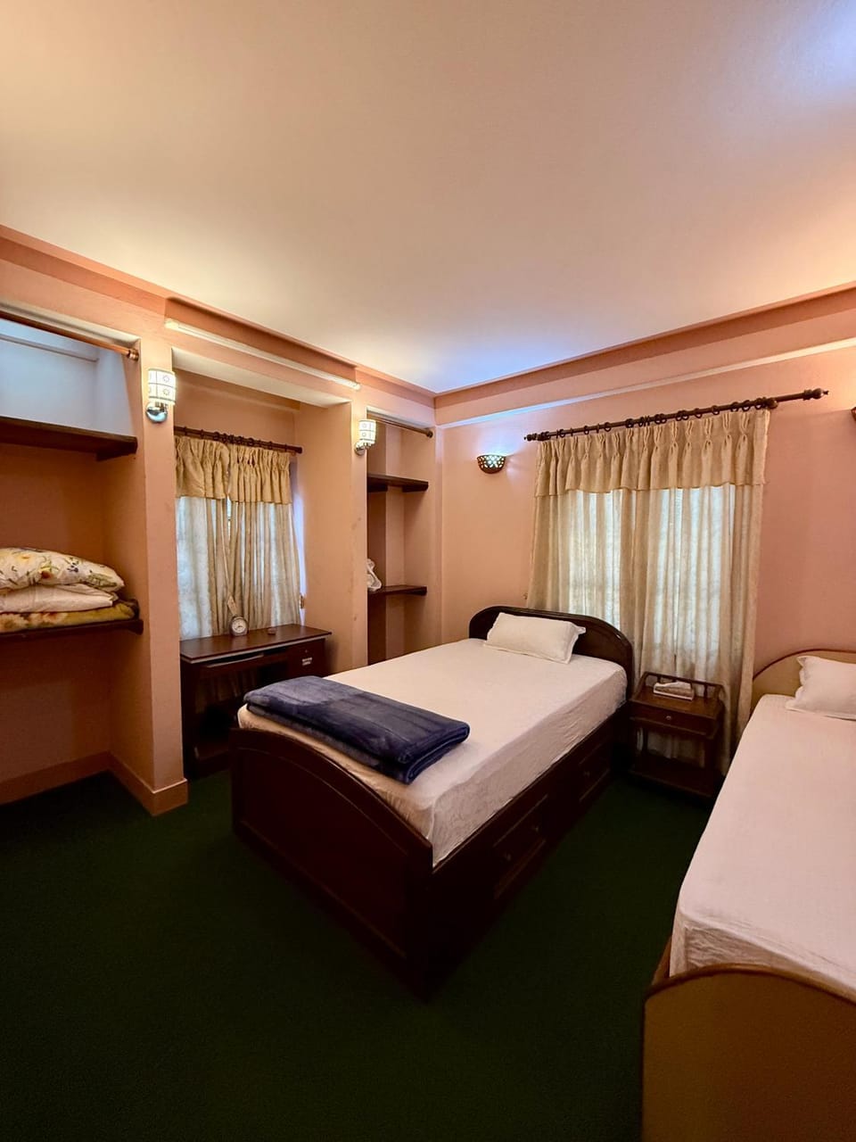Photo of the whole room, Bedroom, air conditioner