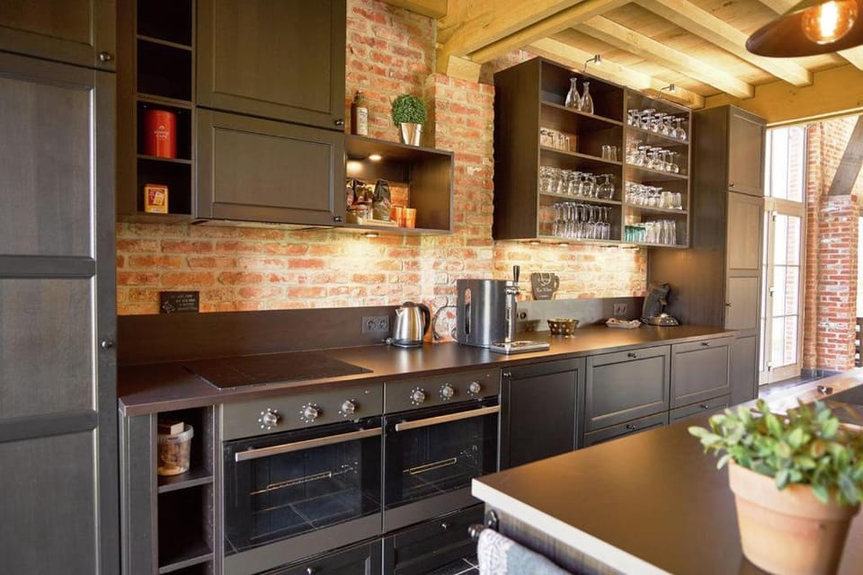 Kitchen or kitchenette, Lounge or bar