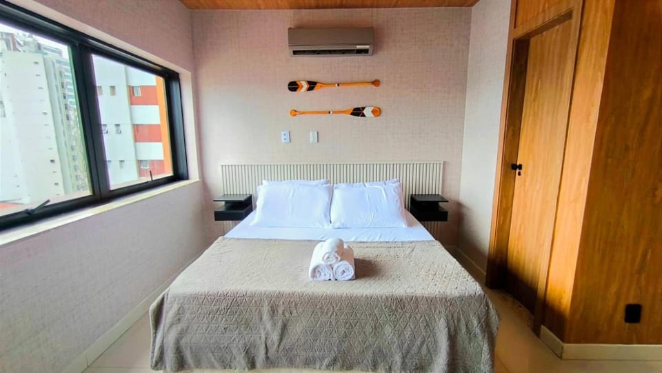 Bed, Bedroom, air conditioner