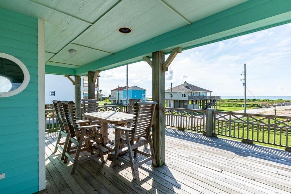 Crystal Villa House in Bolivar Peninsula