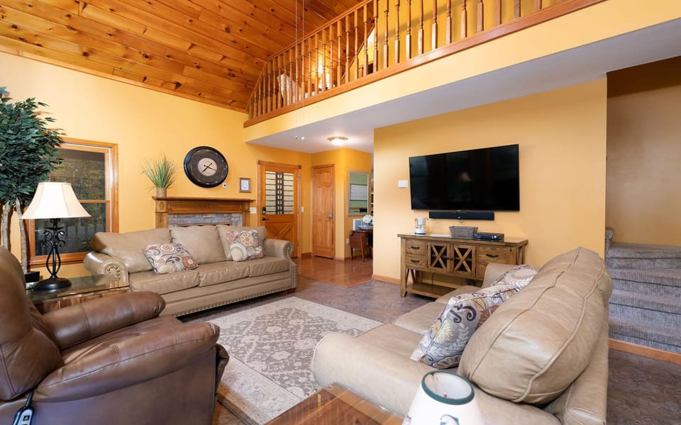 North Ridge Place - Fireplace, hot tub, and games! House in Gatlinburg