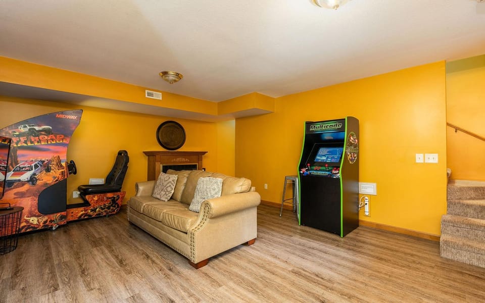 North Ridge Place - Fireplace, hot tub, and games! House in Gatlinburg