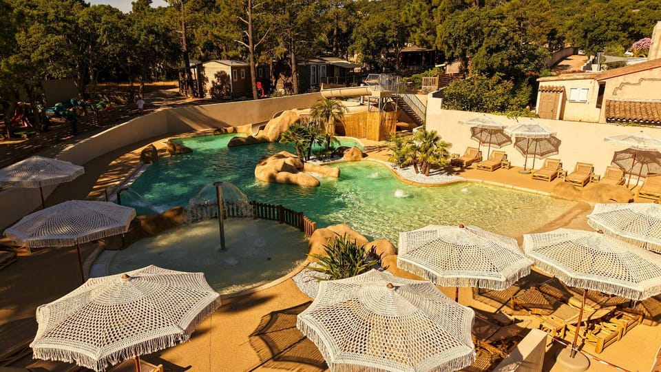 Campo Di Mare Campground/ 
RV Resort in Porto-Vecchio
