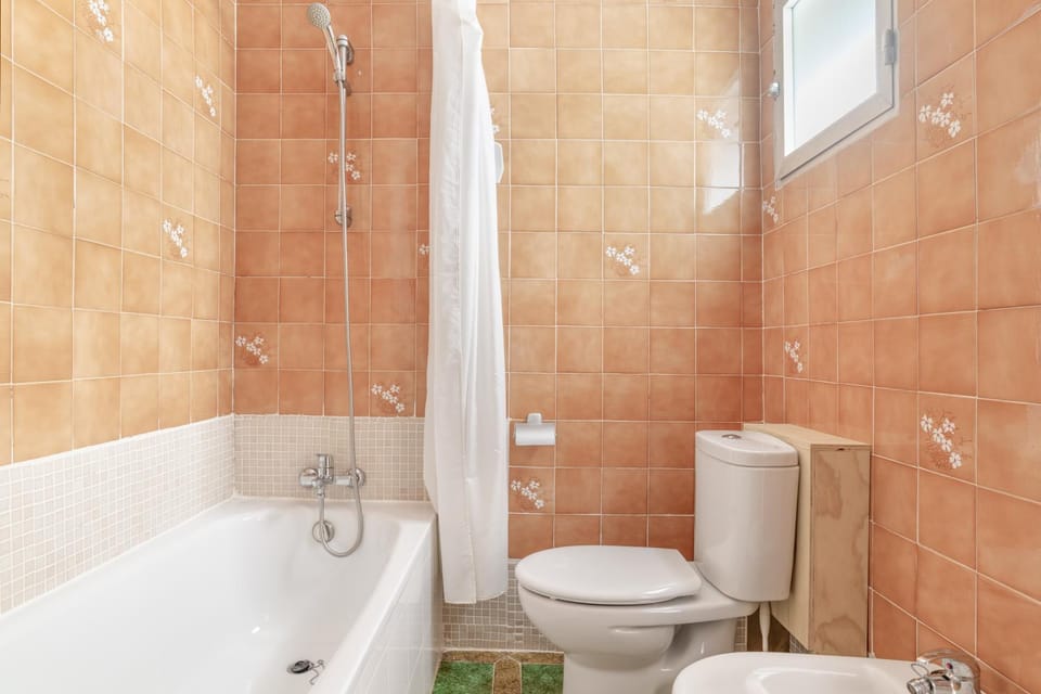 Bathroom, Living room