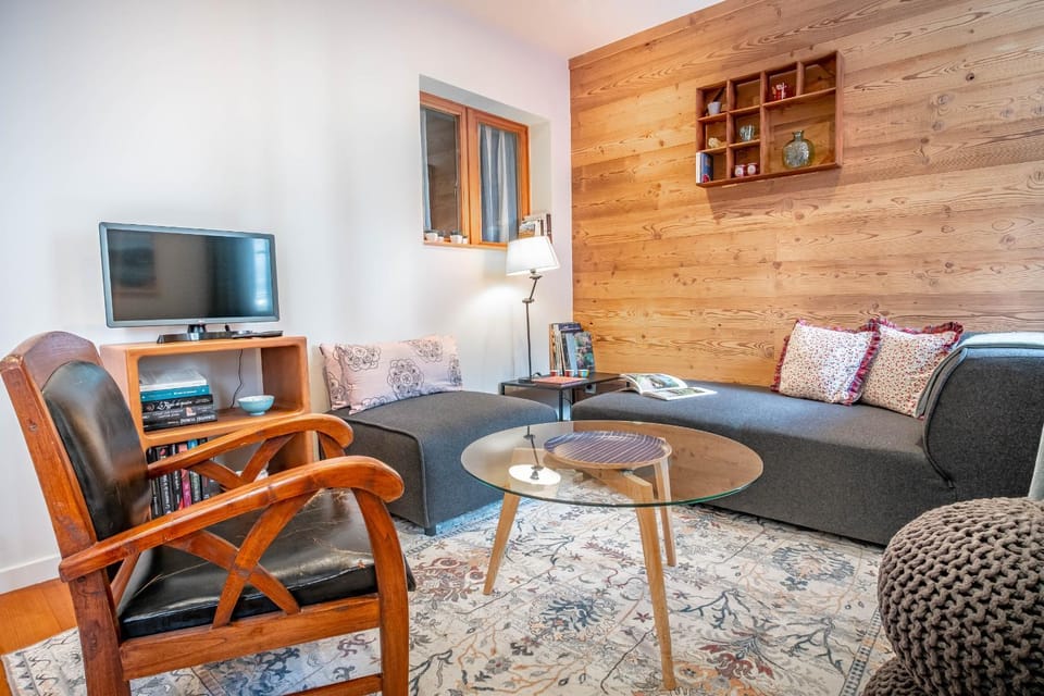 Communal lounge/ TV room, Living room