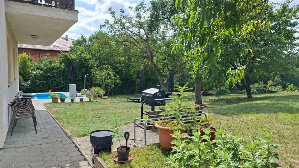 Garden, Balcony/Terrace