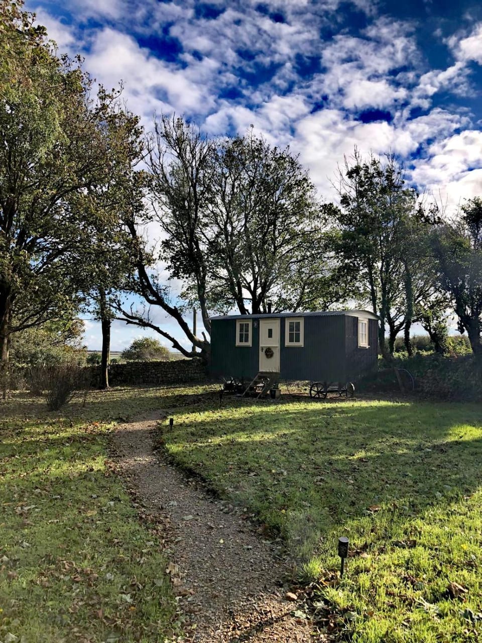 Property building, Natural landscape, Garden, Autumn, Garden view