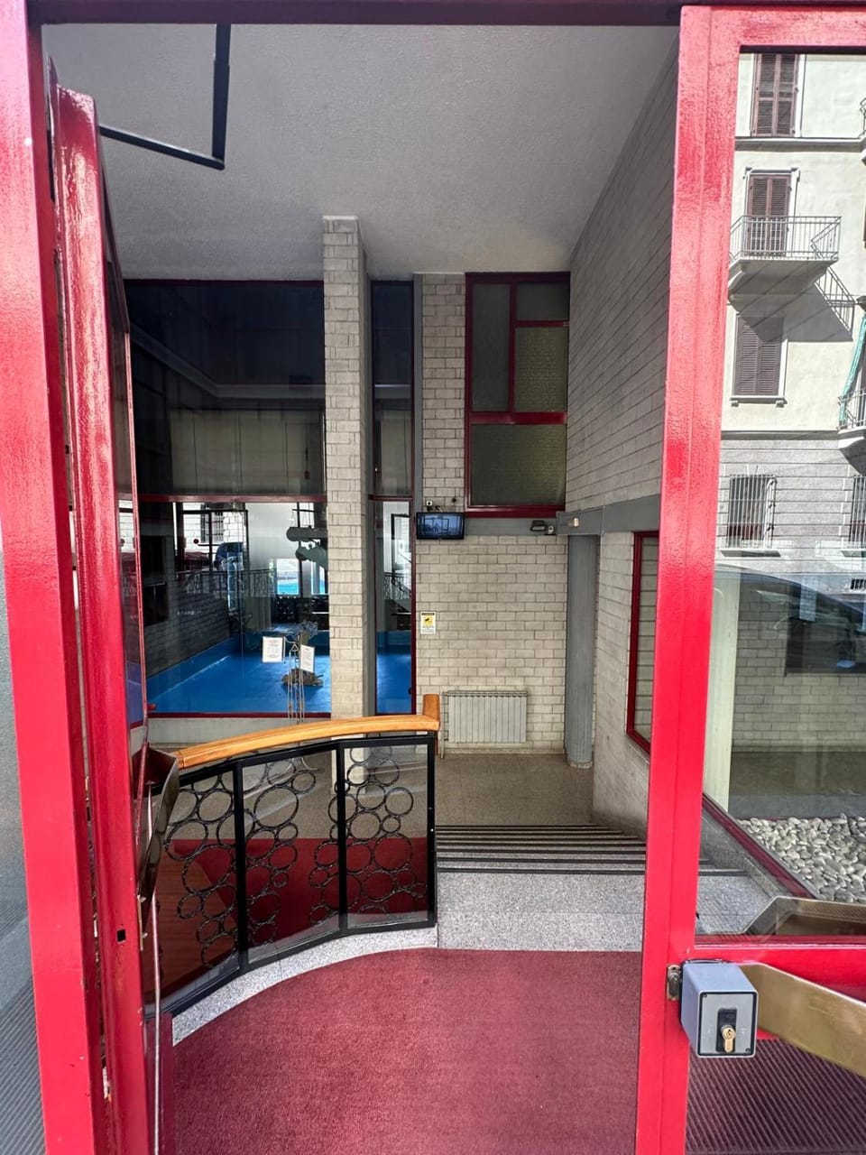 Facade/entrance