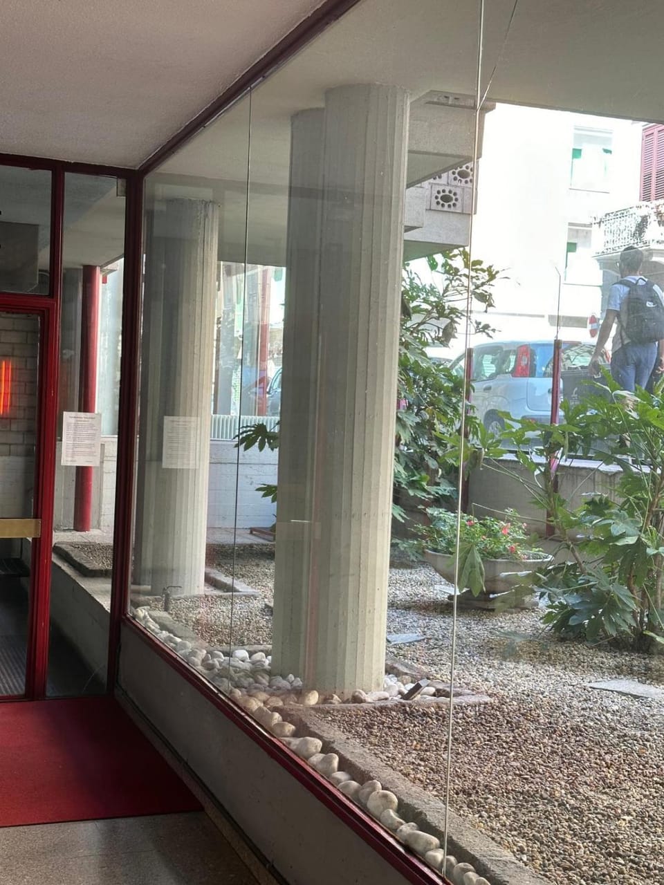 Facade/entrance