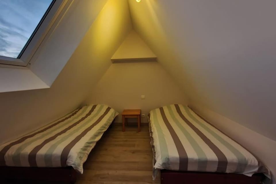 Bed, Bedroom, cot