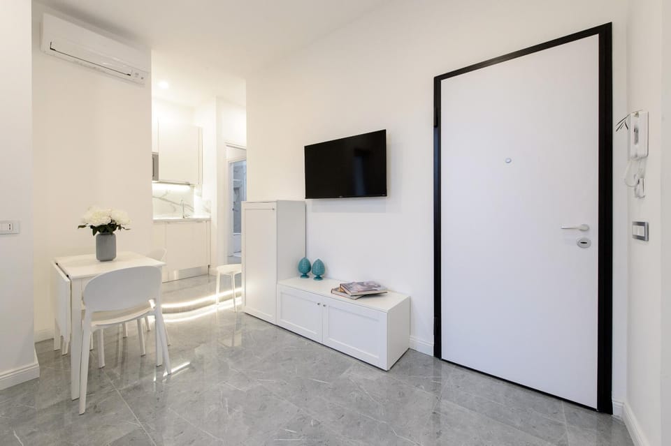 TV and multimedia, Living room, Dining area