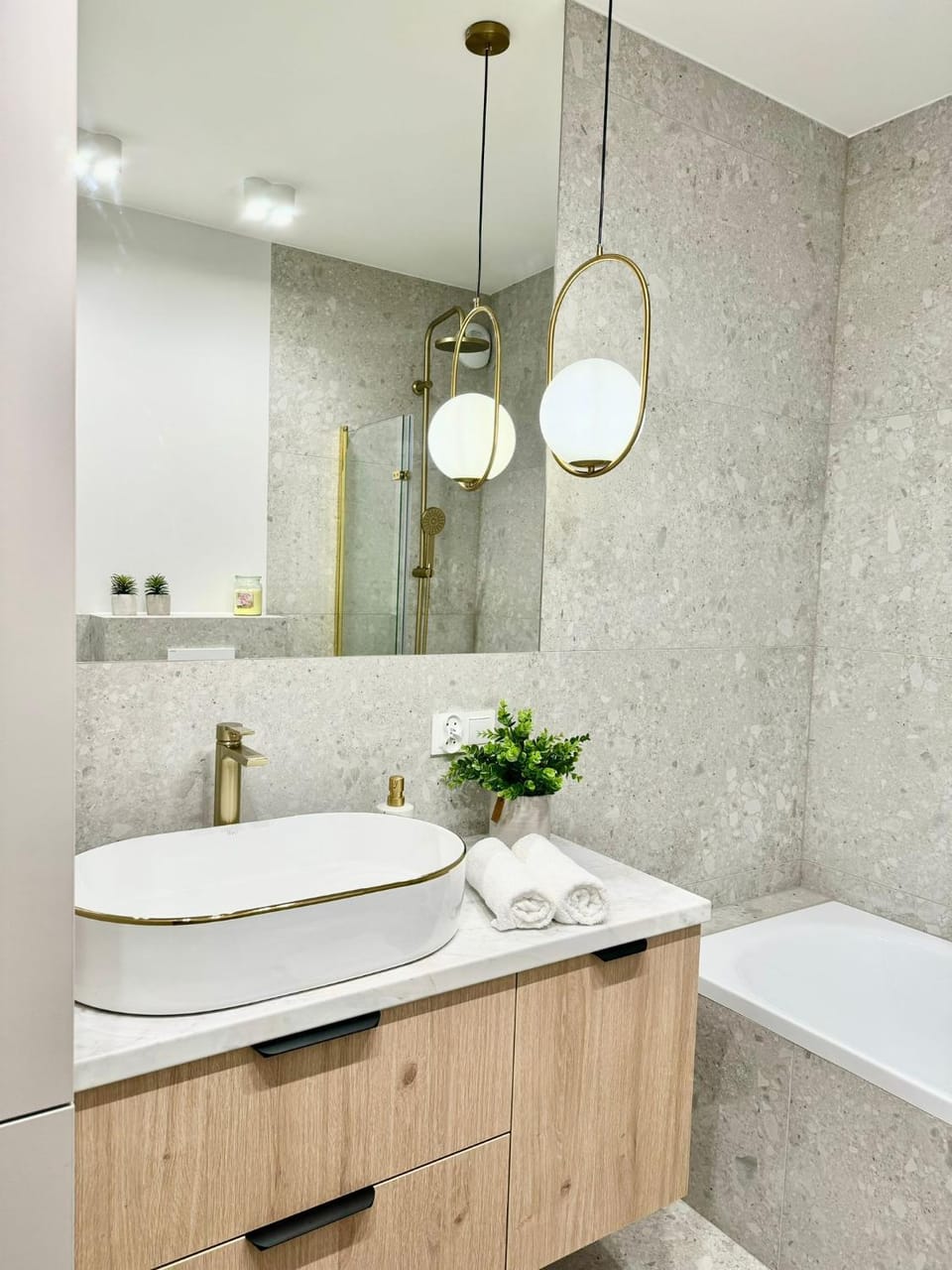 Shower, Bathroom, Bath, towels