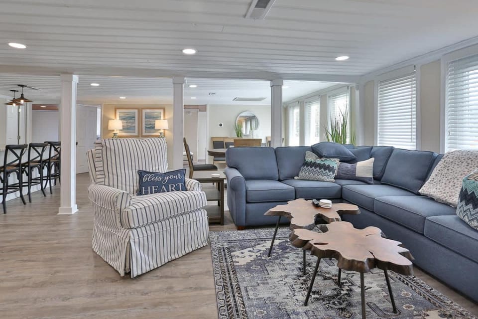 Living room, Seating area