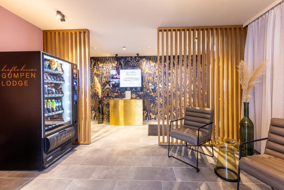 Lounge or bar, Seating area, vending machine