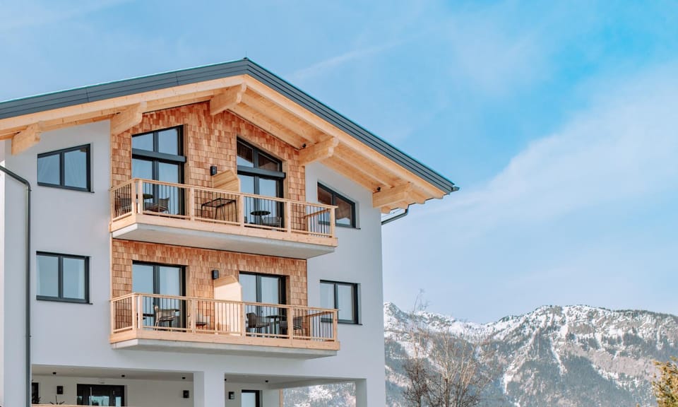 Property building, Balcony/Terrace, Mountain view