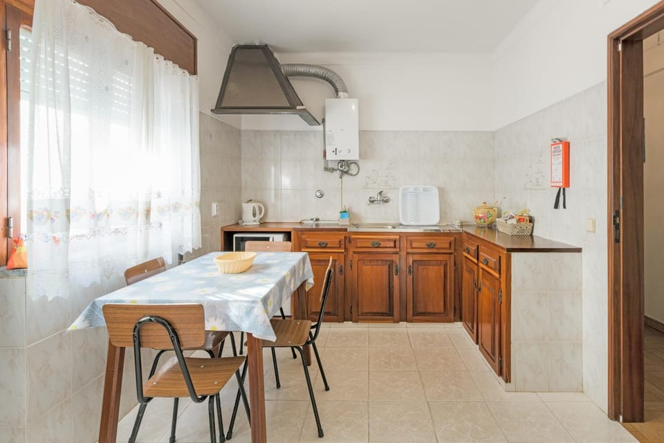 Property building, Kitchen or kitchenette, Living room