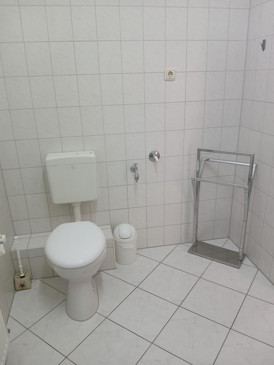 Bathroom, Living room