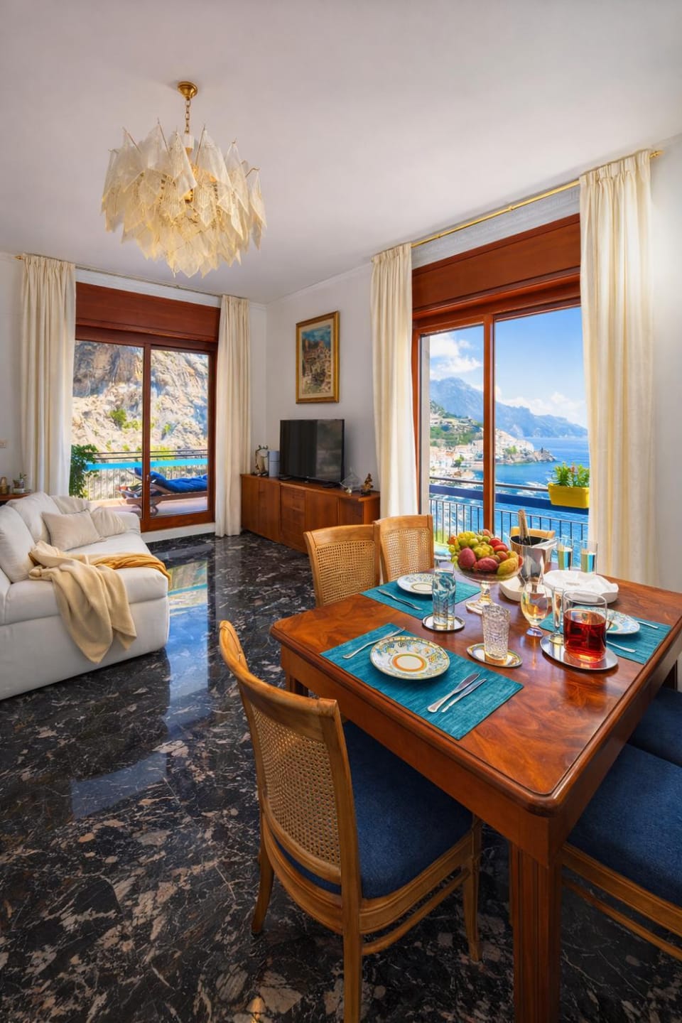 Photo of the whole room, City view, Breakfast, Lunch