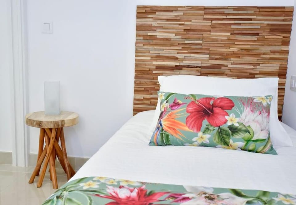 Bed, Photo of the whole room, Bedroom, Sea view