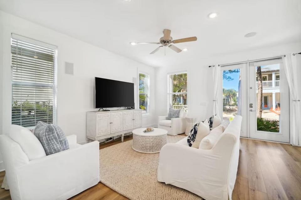 Sound Waves Getaways by Oversee 30A House in Rosemary Beach