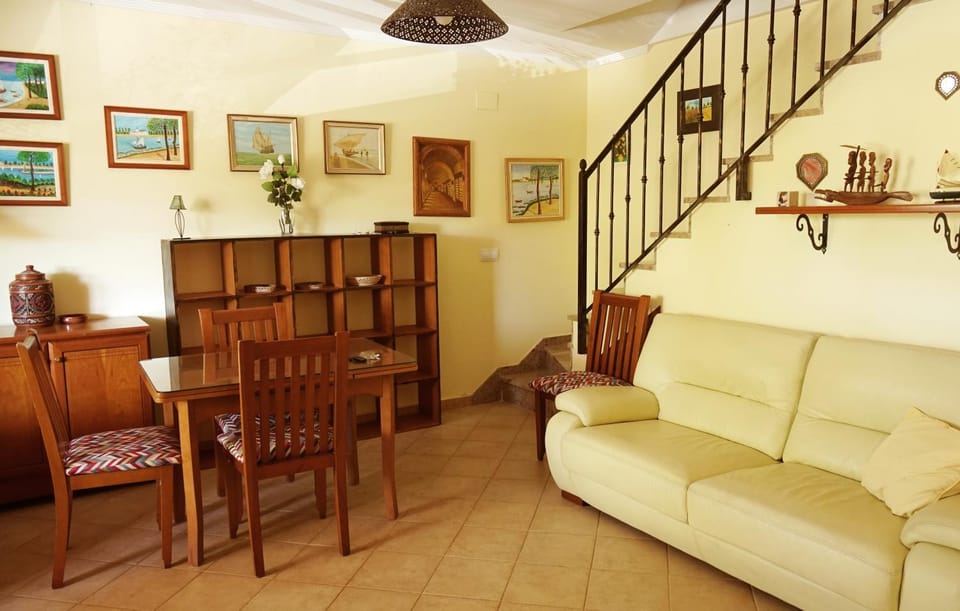 Living room, Seating area, Dining area