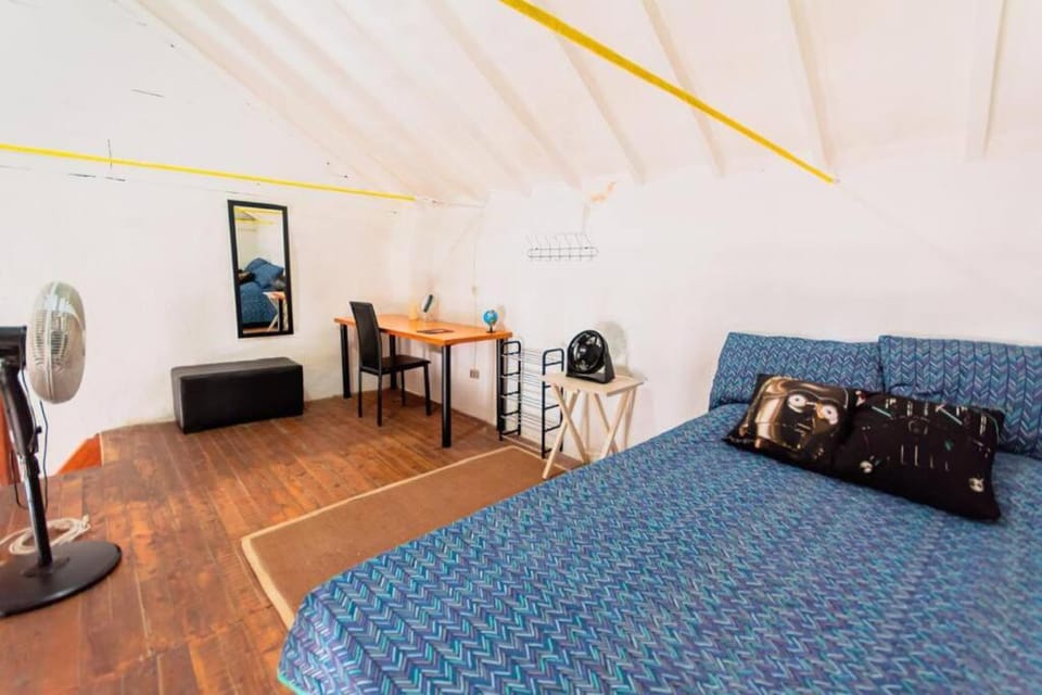 Bed, Seating area, Bedroom, air conditioner