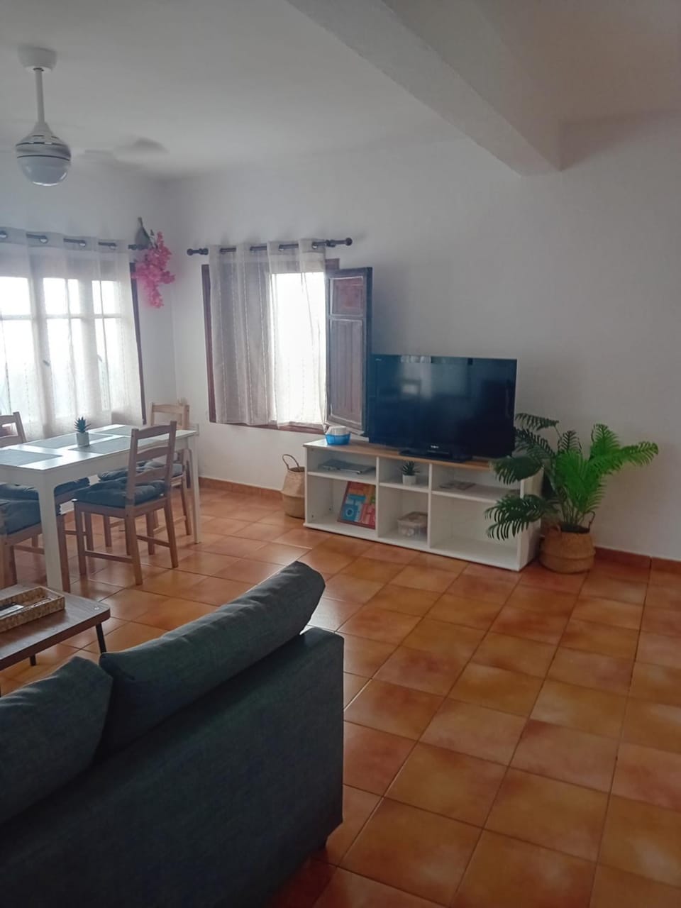 Communal lounge/ TV room, Living room, Lounge or bar
