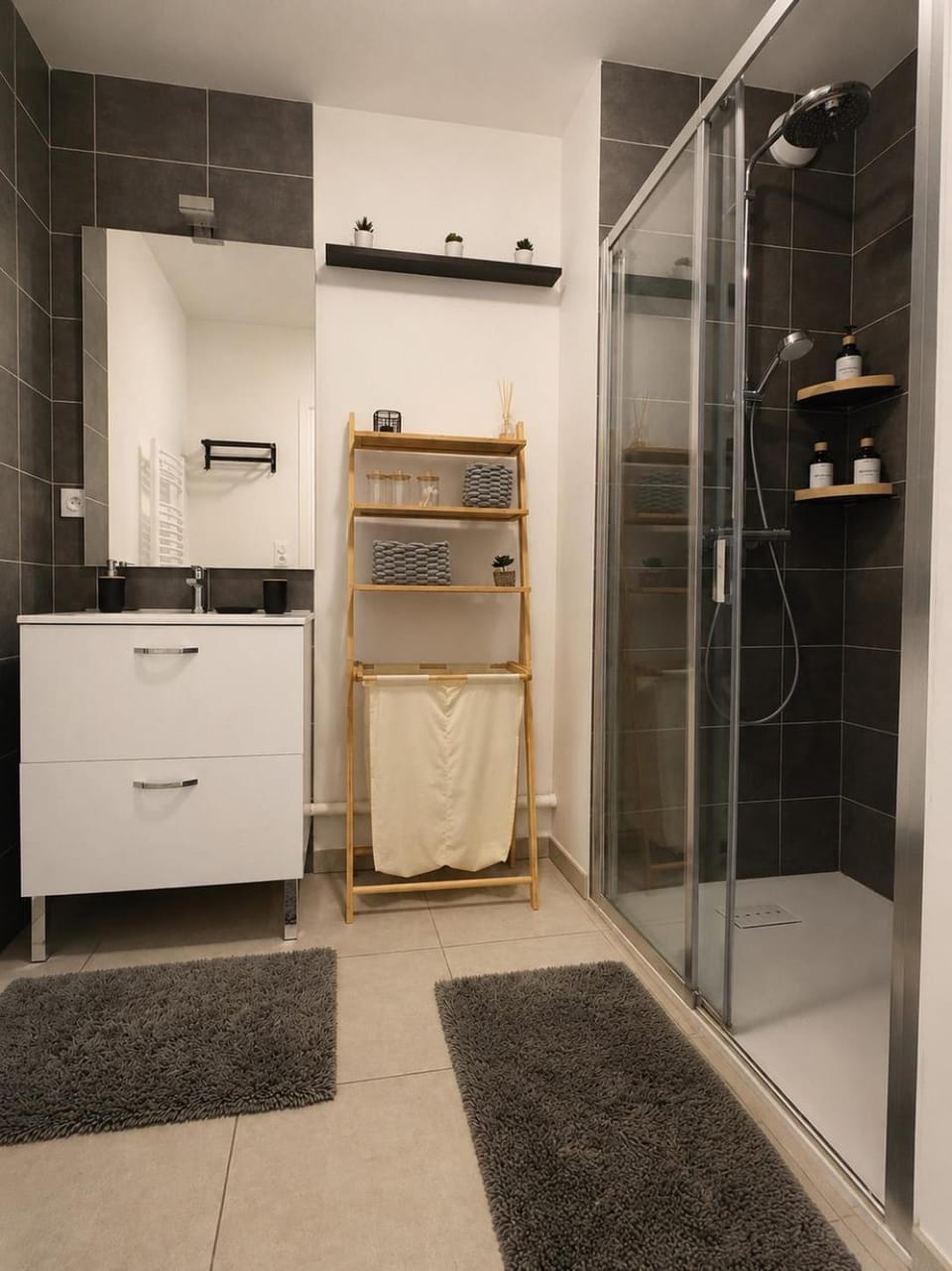 Appartement élégant avec terrasse & vue dégagée Apartment in Bourgoin-Jallieu