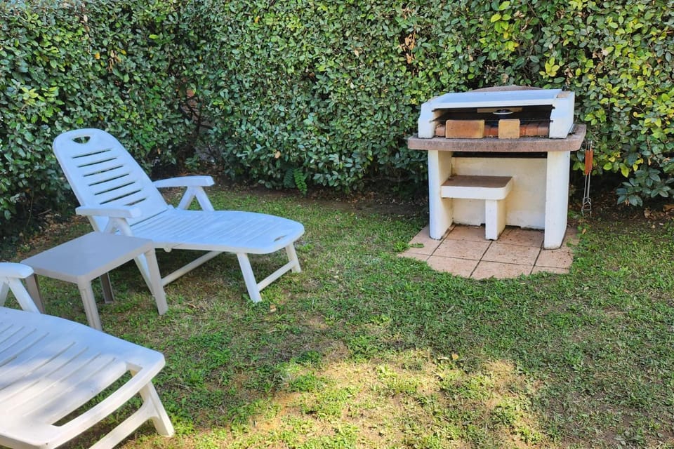 House with garden and barbecue in Cabourg House in Cabourg
