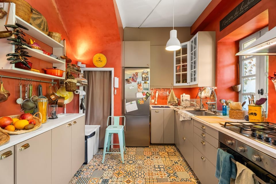 Kitchen or kitchenette, Living room