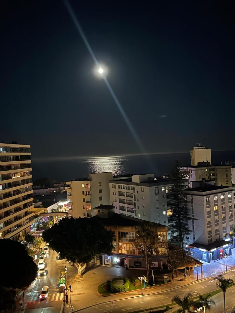 Night, Sea view, Location