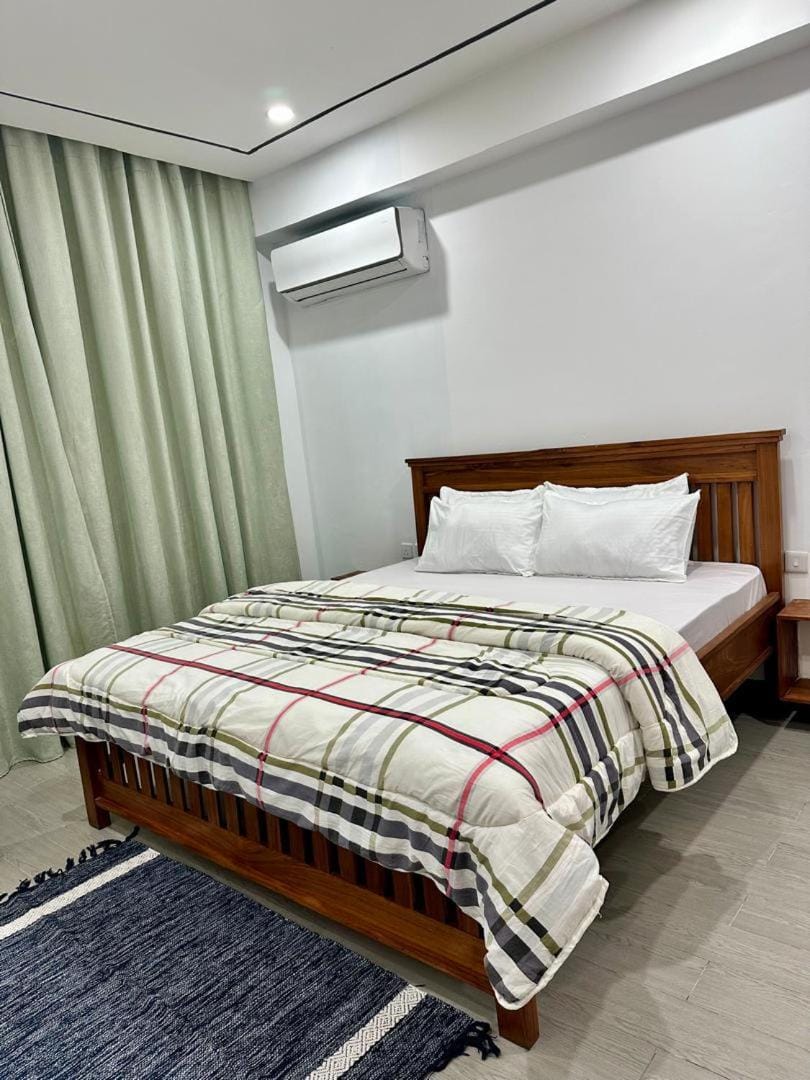 Bed, Bedroom, air conditioner
