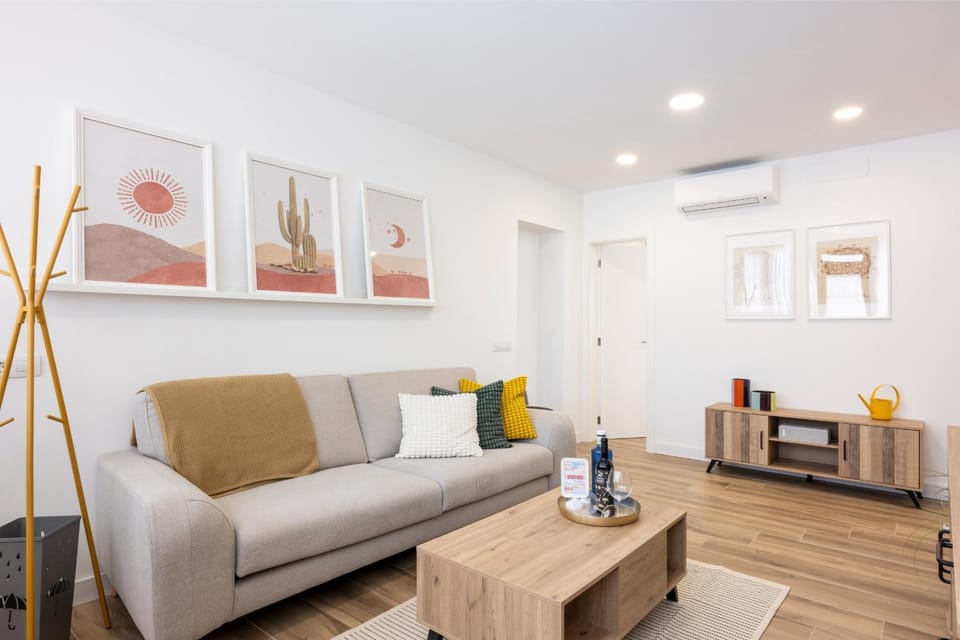 Communal lounge/ TV room, Living room, Seating area