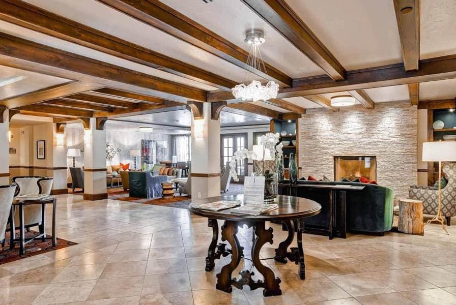 Ascent 201 by East West Hospitality Apartment in Avon