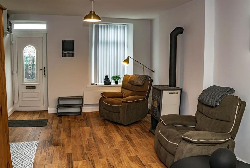 Centrally located 2 bedroom house with garden Apartment in Omagh