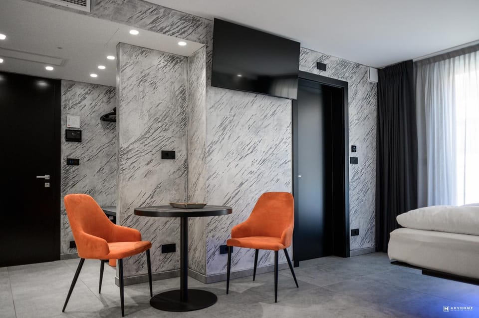 TV and multimedia, Photo of the whole room, Seating area