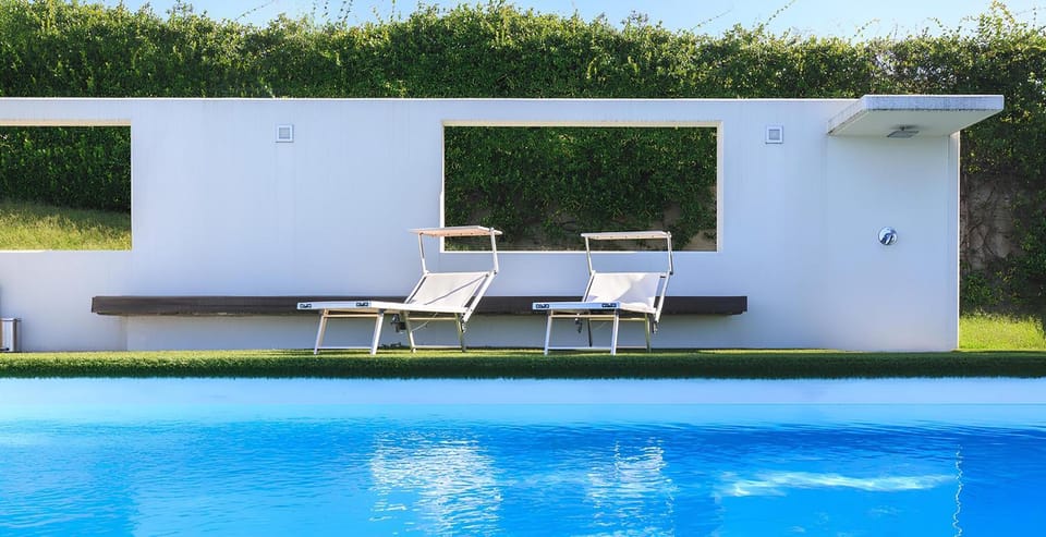Pool view, Swimming pool, sunbed