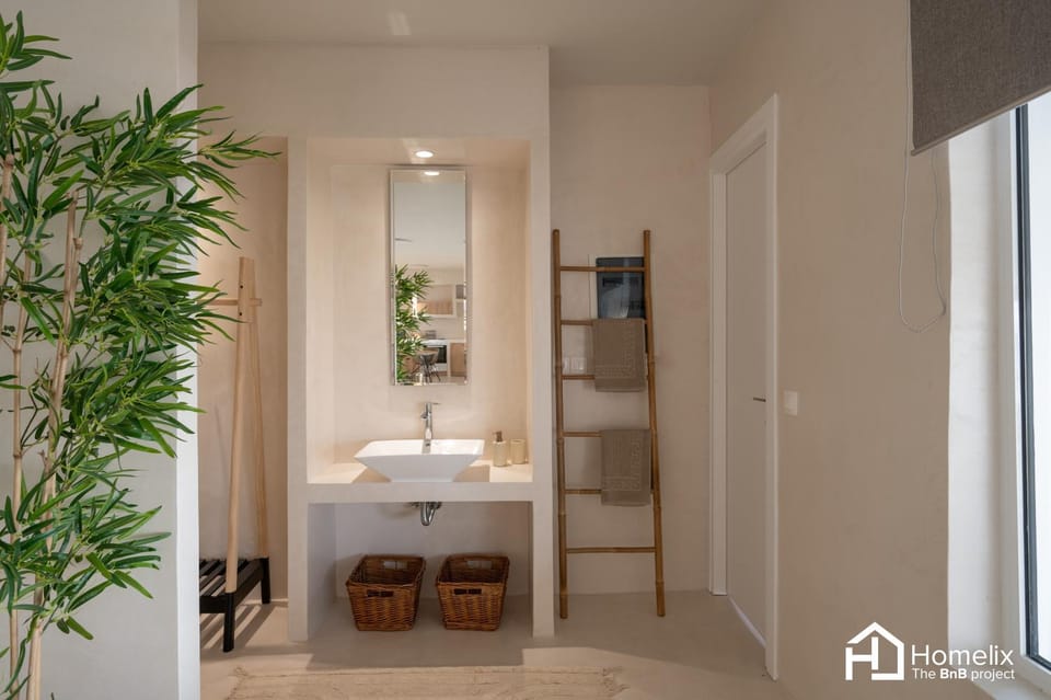 Bathroom, towels