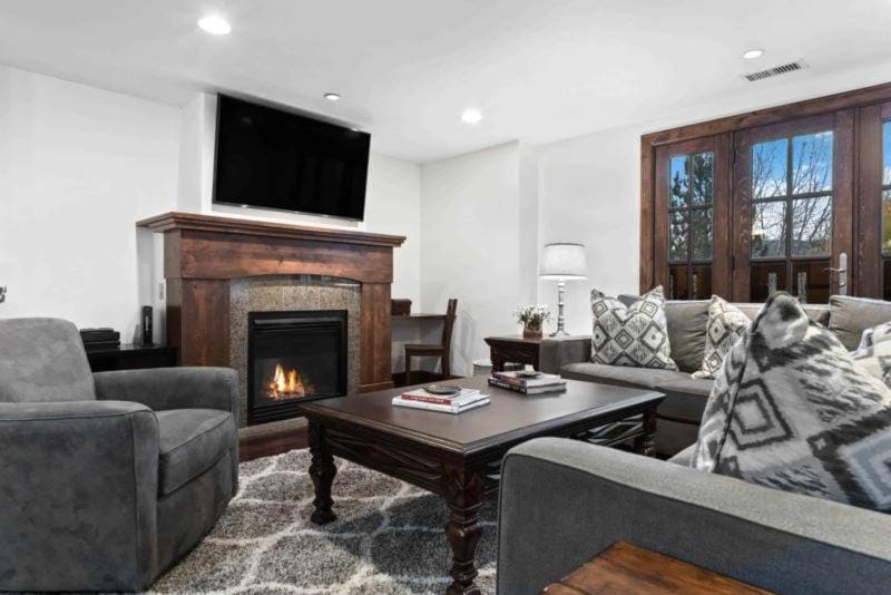 Ascent 304 by East West Hospitality Apartment in Avon