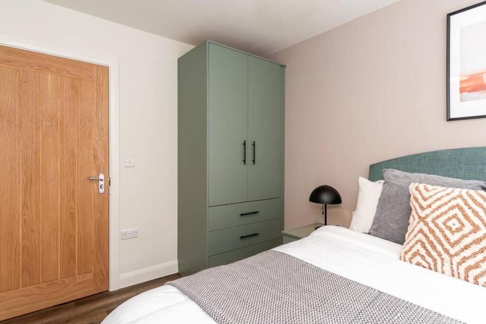 Bed, Photo of the whole room, Bedroom, wardrobe