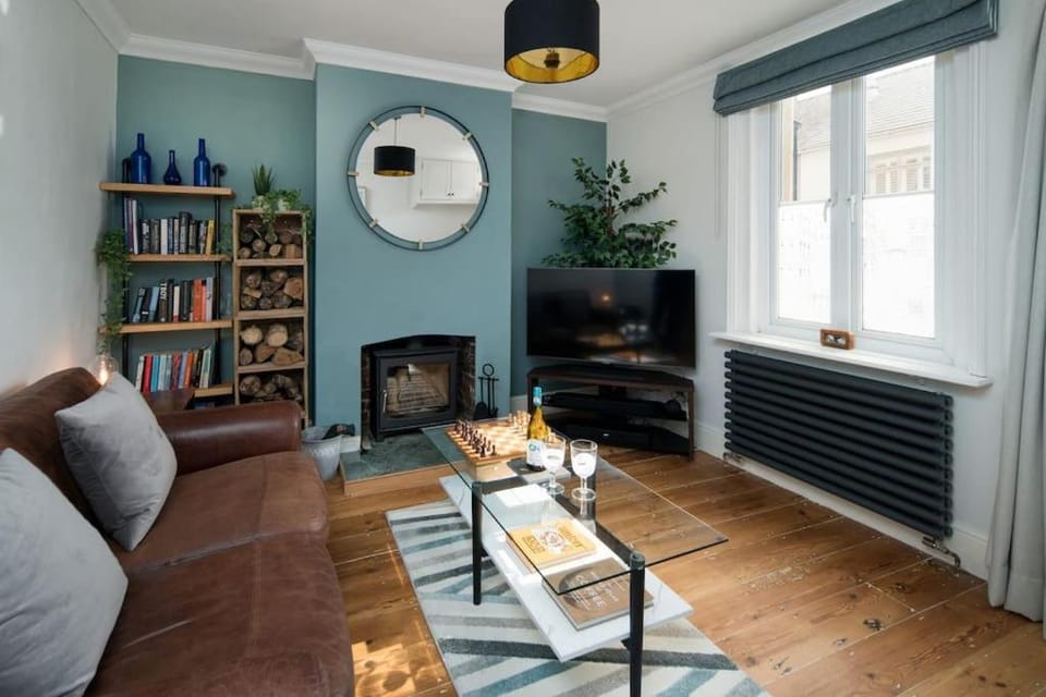 Library, TV and multimedia, Living room, Seating area