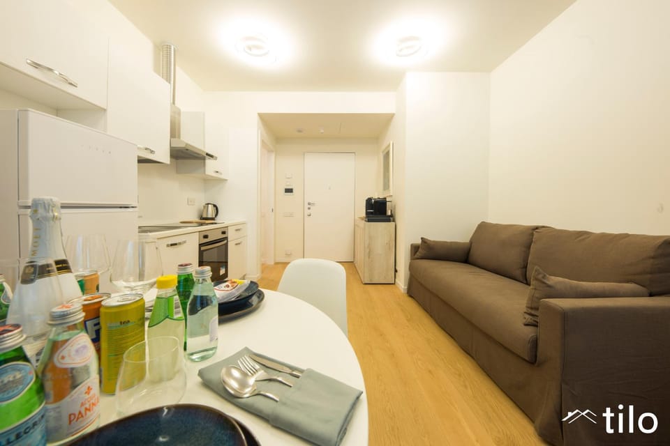 Living room, Seating area, Dining area, stove