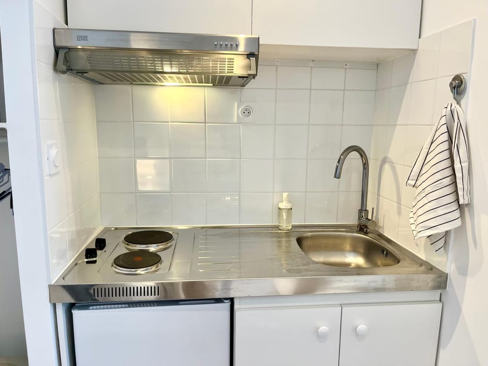Petit appartement agréable au cœur du 11e arrondissement Apartment in Paris