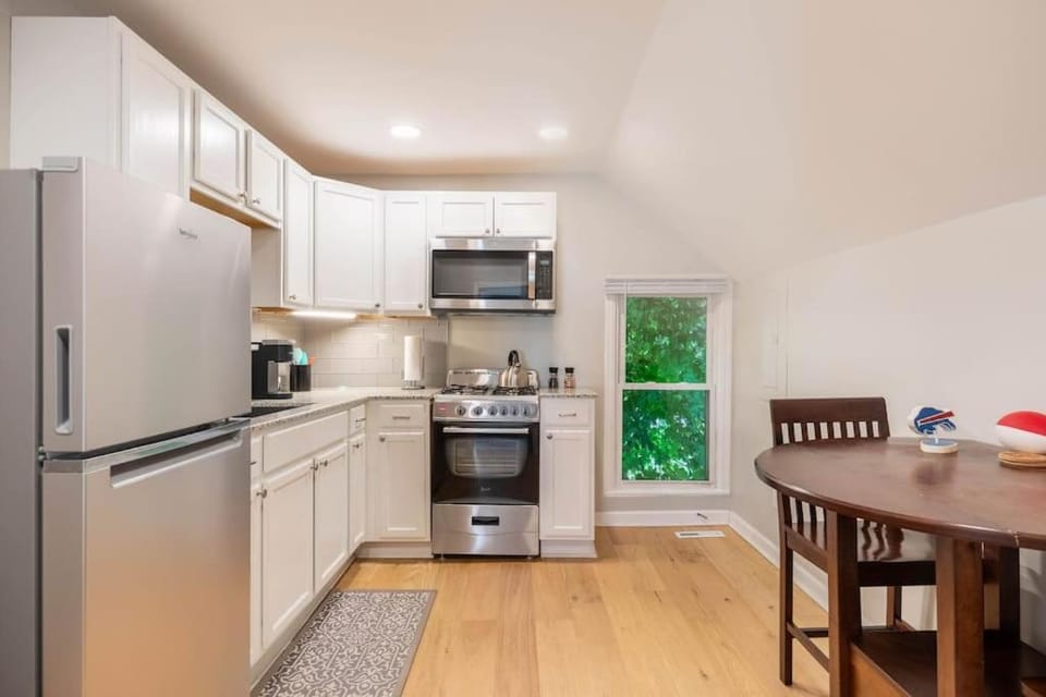 Walkable Allentown Downtown Gem with King Bed Apartment in Buffalo