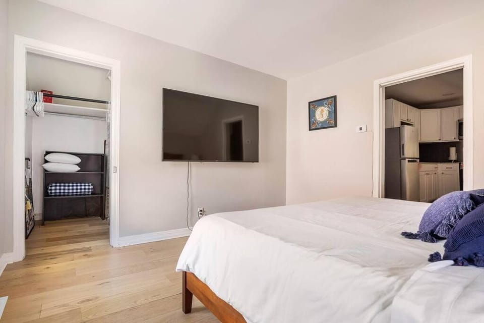 Walkable Allentown Downtown Gem with King Bed Apartment in Buffalo