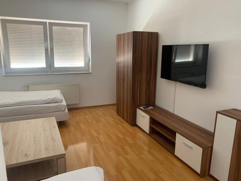 Bed, TV and multimedia, Living room, wardrobe