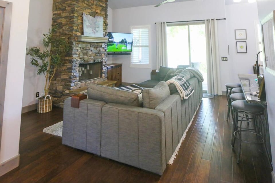 Wake Up to Elk & Golf Views at Eagles Nest Payson House in Payson
