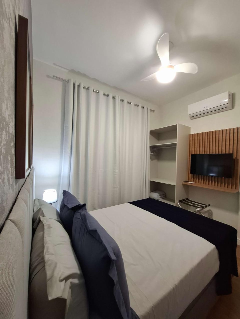 Bed, TV and multimedia, Photo of the whole room, Bedroom, air conditioner