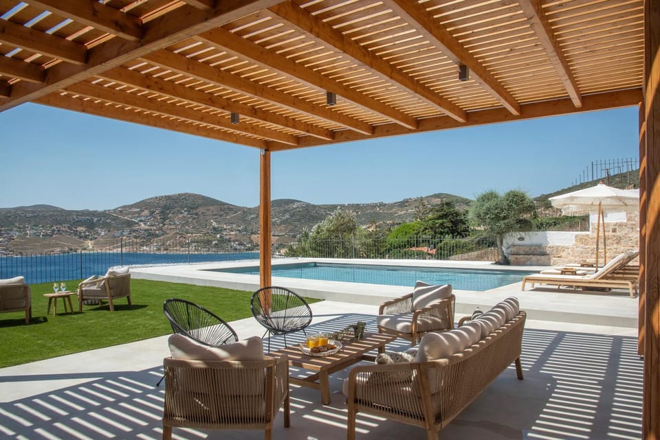 Day, Swimming pool, sunbed